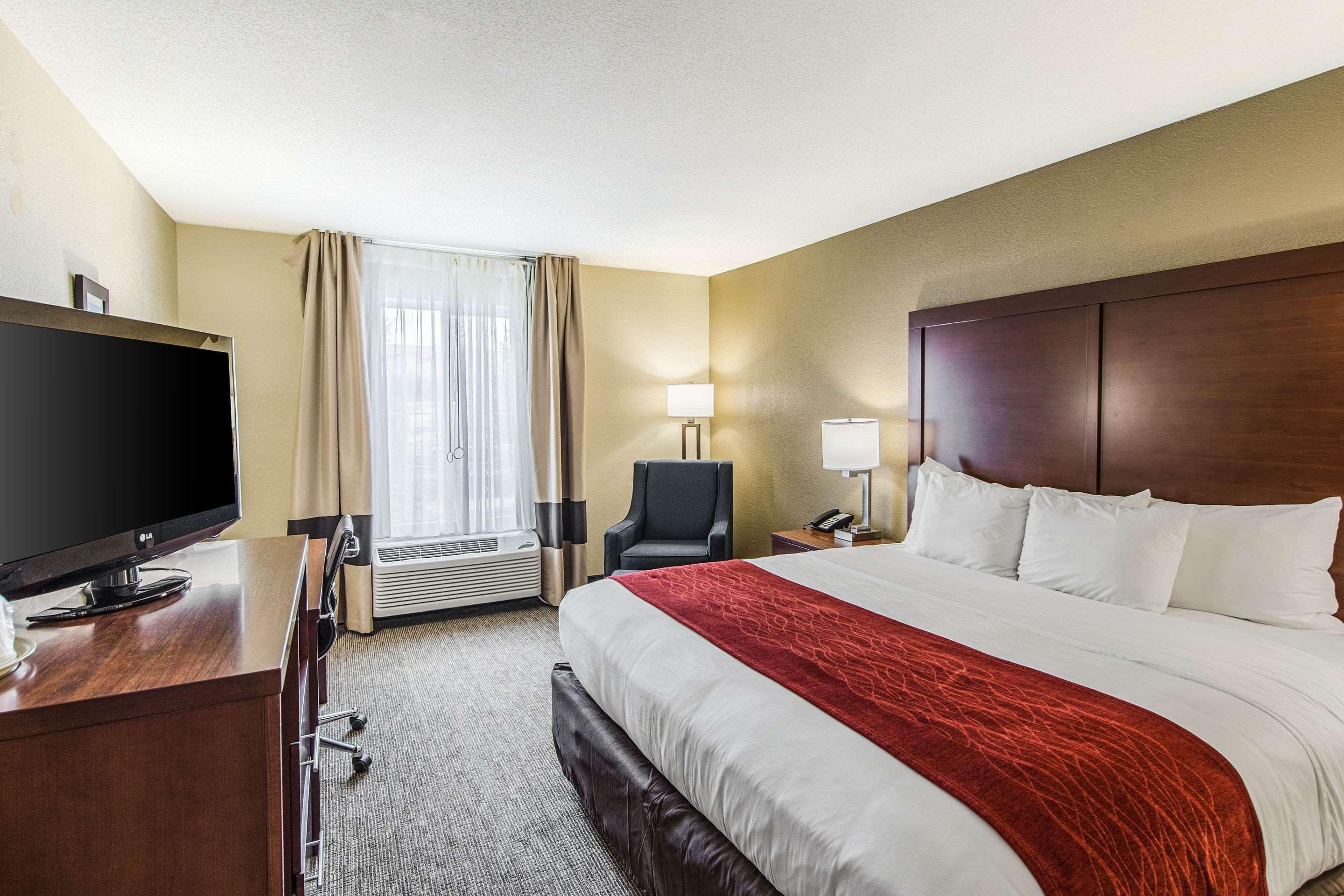 Comfort Inn & Suites Greenwood Near University Kültér fotó