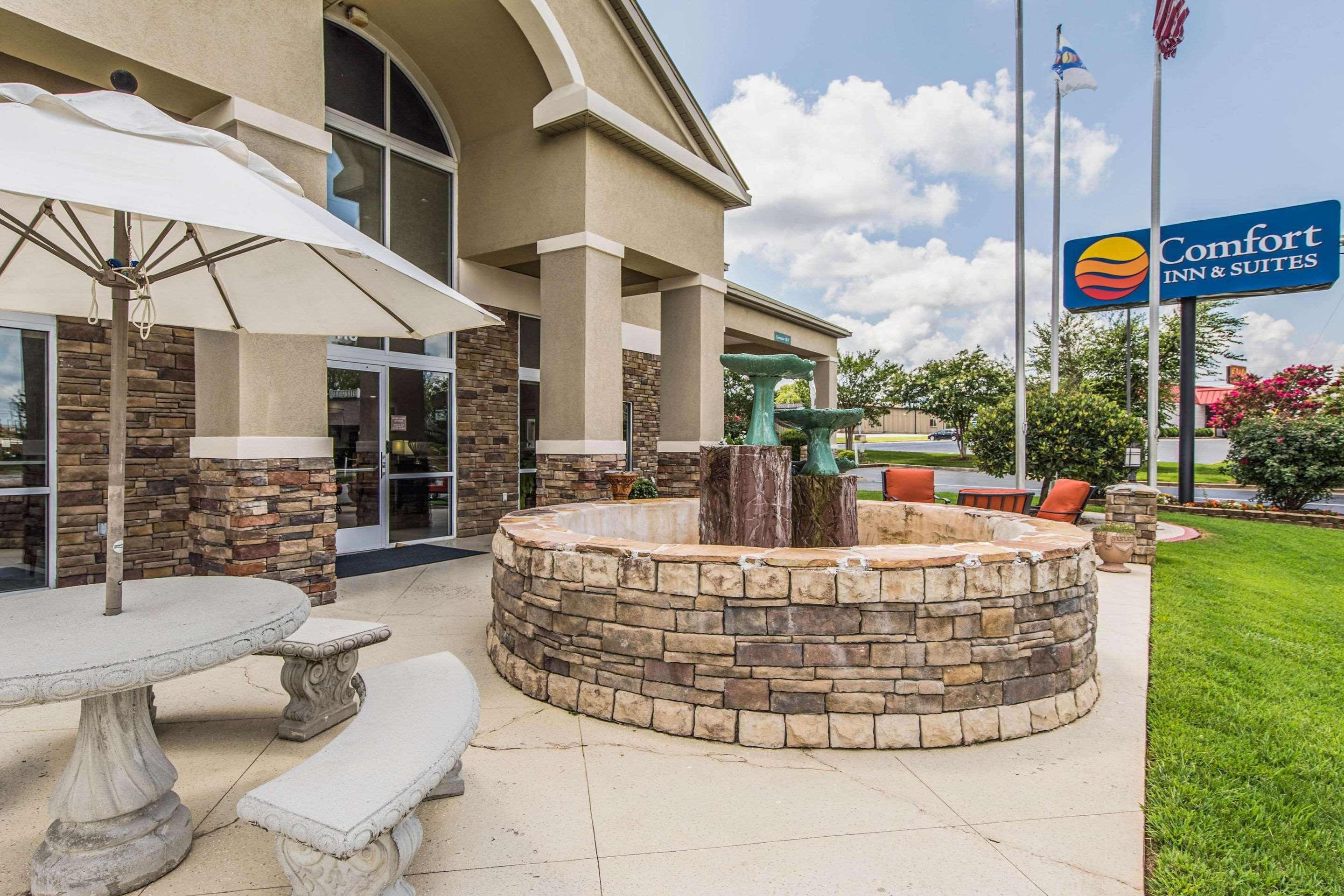 Comfort Inn & Suites Greenwood Near University Kültér fotó