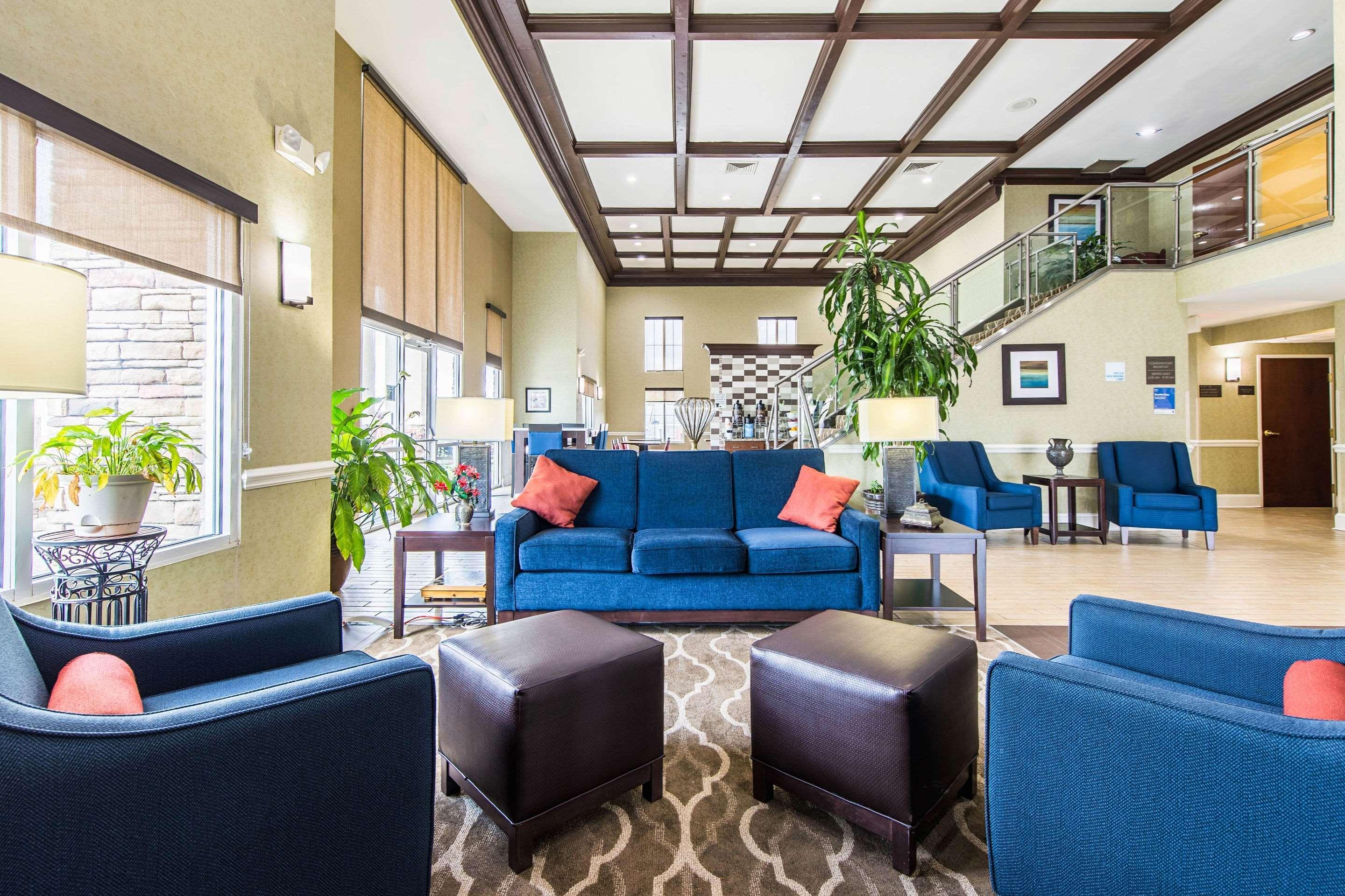 Comfort Inn & Suites Greenwood Near University Kültér fotó