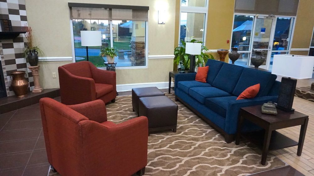 Comfort Inn & Suites Greenwood Near University Kültér fotó